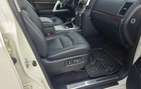 Toyota Land Cruiser 200, 2016 год, 6 750 000 рублей, 29 фотография