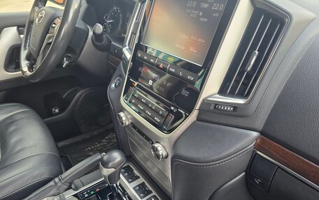 Toyota Land Cruiser 200, 2016 год, 6 750 000 рублей, 31 фотография