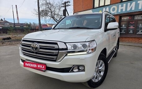 Toyota Land Cruiser 200, 2016 год, 6 750 000 рублей, 19 фотография