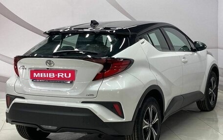 Toyota C-HR I рестайлинг, 2023 год, 2 700 000 рублей, 7 фотография