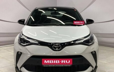 Toyota C-HR I рестайлинг, 2023 год, 2 700 000 рублей, 2 фотография