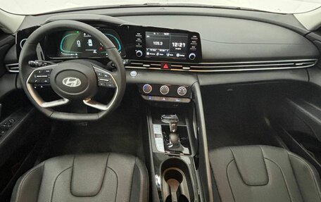 Hyundai Elantra, 2024 год, 2 549 000 рублей, 13 фотография