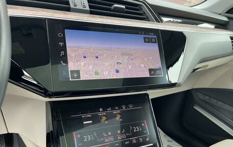 Audi e-tron I, 2019 год, 4 350 000 рублей, 8 фотография