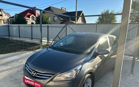 Hyundai Solaris II рестайлинг, 2015 год, 1 250 000 рублей, 4 фотография