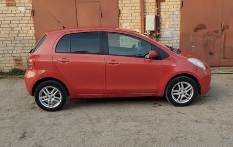 Toyota Yaris III рестайлинг, 2006 год, 500 000 рублей, 1 фотография