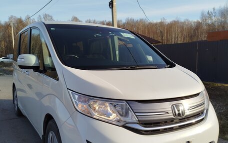 Honda Stepwgn IV, 2020 год, 2 160 000 рублей, 3 фотография