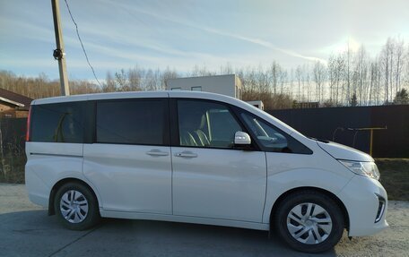 Honda Stepwgn IV, 2020 год, 2 160 000 рублей, 4 фотография