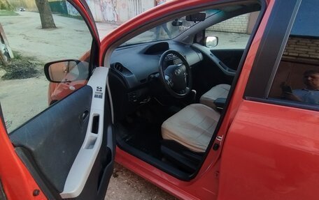 Toyota Yaris III рестайлинг, 2006 год, 500 000 рублей, 9 фотография