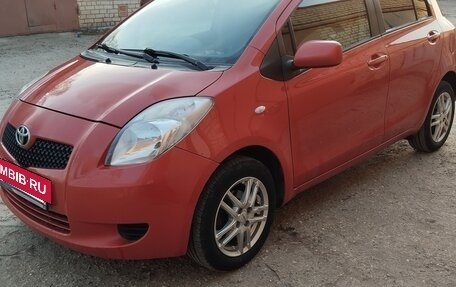 Toyota Yaris III рестайлинг, 2006 год, 500 000 рублей, 10 фотография