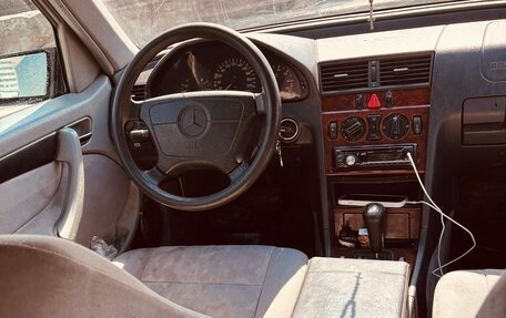 Mercedes-Benz C-Класс, 1997 год, 300 000 рублей, 2 фотография