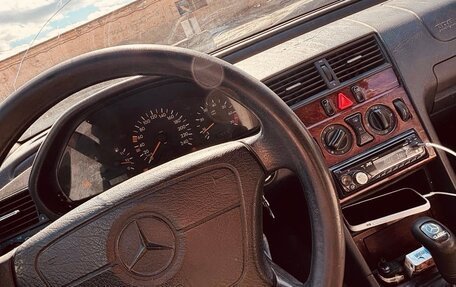 Mercedes-Benz C-Класс, 1997 год, 300 000 рублей, 4 фотография