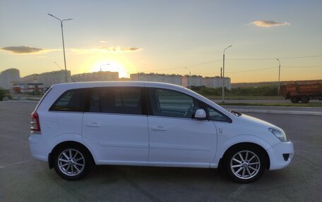 Opel Zafira B, 2010 год, 760 000 рублей, 4 фотография