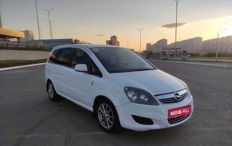 Opel Zafira B, 2010 год, 760 000 рублей, 3 фотография