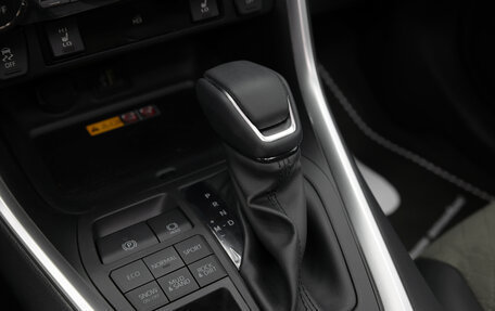 Toyota RAV4, 2024 год, 4 440 000 рублей, 9 фотография