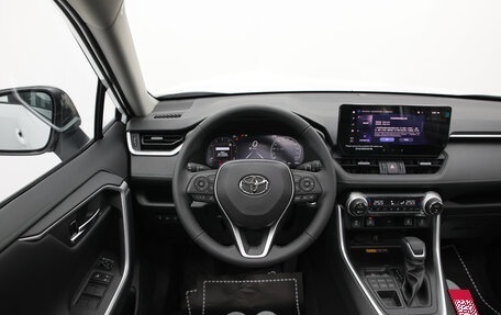 Toyota RAV4, 2024 год, 4 440 000 рублей, 6 фотография