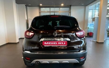 Renault Kaptur I рестайлинг, 2018 год, 1 850 000 рублей, 4 фотография