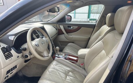 Infiniti QX70, 2014 год, 2 300 000 рублей, 6 фотография