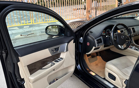 Jaguar XF I рестайлинг, 2013 год, 2 000 000 рублей, 12 фотография
