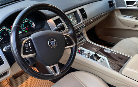 Jaguar XF I рестайлинг, 2013 год, 2 000 000 рублей, 16 фотография