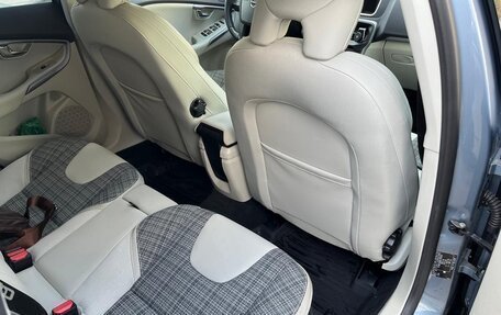 Volvo V40 Cross Country I, 2019 год, 2 299 000 рублей, 13 фотография