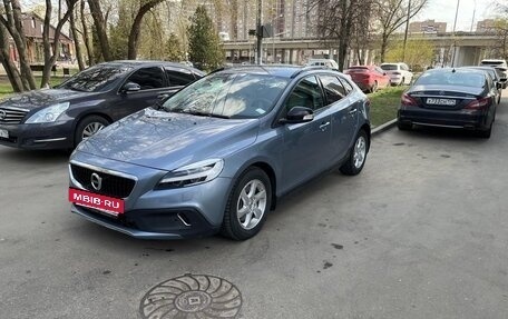 Volvo V40 Cross Country I, 2019 год, 2 299 000 рублей, 15 фотография