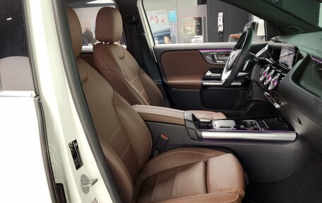 Mercedes-Benz GLA, 2021 год, 3 800 000 рублей, 11 фотография