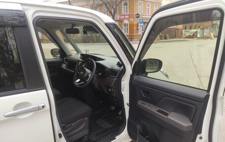 Toyota Roomy I, 2021 год, 1 400 000 рублей, 13 фотография