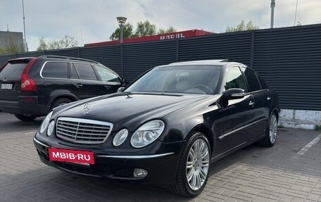 Mercedes-Benz E-Класс, 2004 год, 1 050 000 рублей, 3 фотография