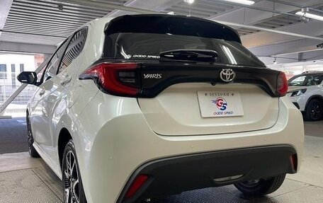 Toyota Yaris, 2022 год, 1 040 033 рублей, 6 фотография