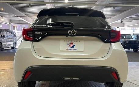 Toyota Yaris, 2022 год, 1 040 033 рублей, 8 фотография