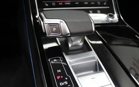 Audi A8, 2022 год, 7 150 000 рублей, 13 фотография