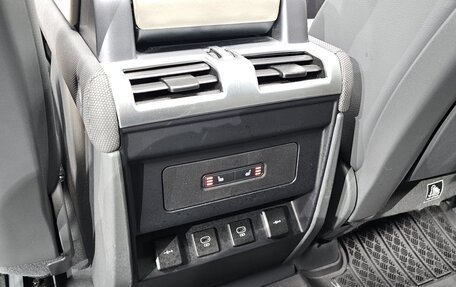 Land Rover Defender II, 2022 год, 6 860 000 рублей, 17 фотография