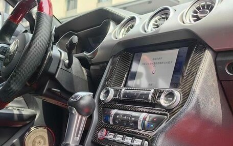 Ford Mustang VI рестайлинг, 2021 год, 2 700 200 рублей, 10 фотография