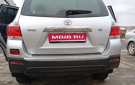 Toyota Highlander III, 2010 год, 1 850 000 рублей, 4 фотография