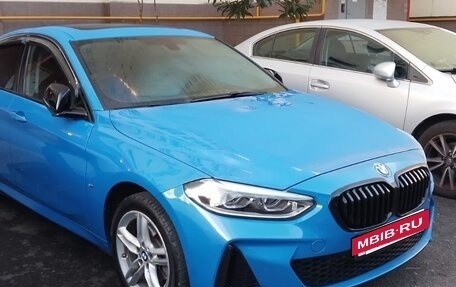 BMW 1 серия, 2020 год, 2 400 000 рублей, 3 фотография