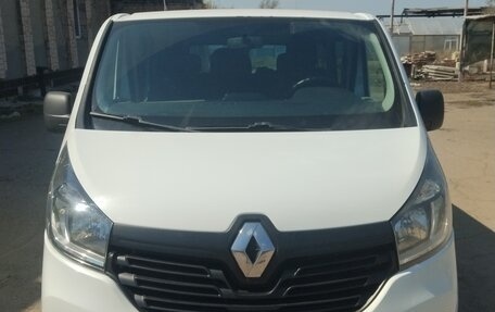 Renault Trafic, 2017 год, 2 750 000 рублей, 2 фотография