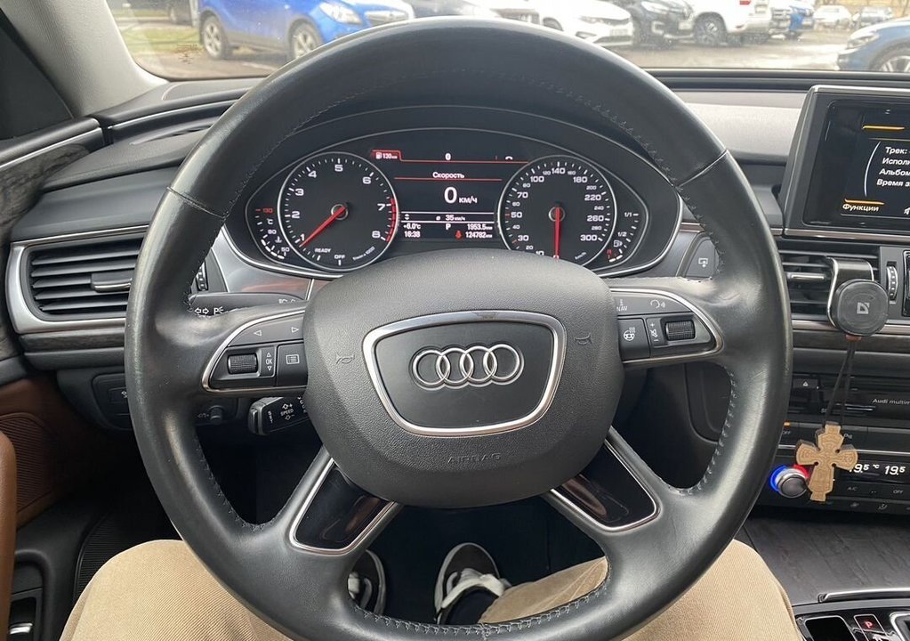 Audi A6 C7 рестайлинг, 2017 год, 2 600 000 рублей, 15 фотография