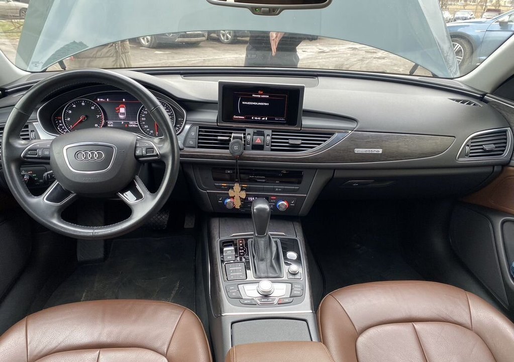 Audi A6 C7 рестайлинг, 2017 год, 2 600 000 рублей, 25 фотография