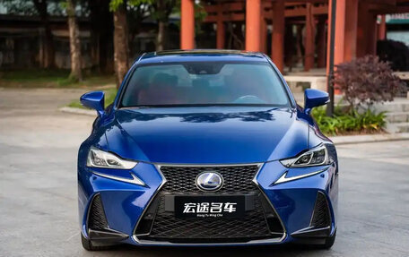 Lexus IS III, 2017 год, 2 800 035 рублей, 2 фотография