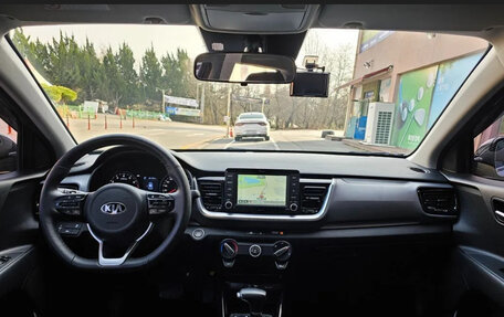 KIA Stonic, 2021 год, 1 285 009 рублей, 6 фотография