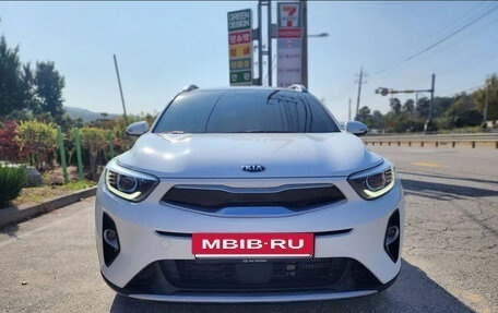 KIA Stonic, 2021 год, 1 250 009 рублей, 2 фотография