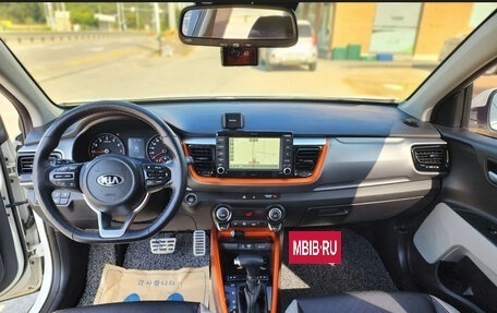 KIA Stonic, 2021 год, 1 250 009 рублей, 8 фотография