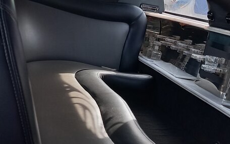 Lincoln Town Car III рестайлинг, 2003 год, 500 000 рублей, 2 фотография