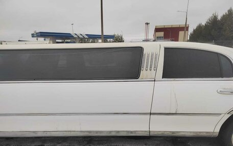 Lincoln Town Car III рестайлинг, 2003 год, 500 000 рублей, 11 фотография