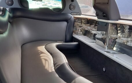 Lincoln Town Car III рестайлинг, 2003 год, 500 000 рублей, 9 фотография