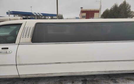 Lincoln Town Car III рестайлинг, 2003 год, 500 000 рублей, 7 фотография