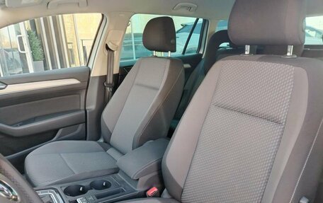 Volkswagen Passat B8 рестайлинг, 2017 год, 1 799 000 рублей, 14 фотография