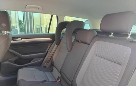 Volkswagen Passat B8 рестайлинг, 2017 год, 1 799 000 рублей, 16 фотография