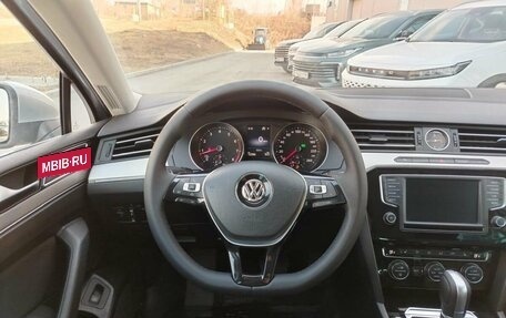 Volkswagen Passat B8 рестайлинг, 2017 год, 1 799 000 рублей, 10 фотография