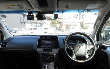 Toyota Land Cruiser Prado 150 рестайлинг 2, 2021 год, 3 764 000 рублей, 7 фотография